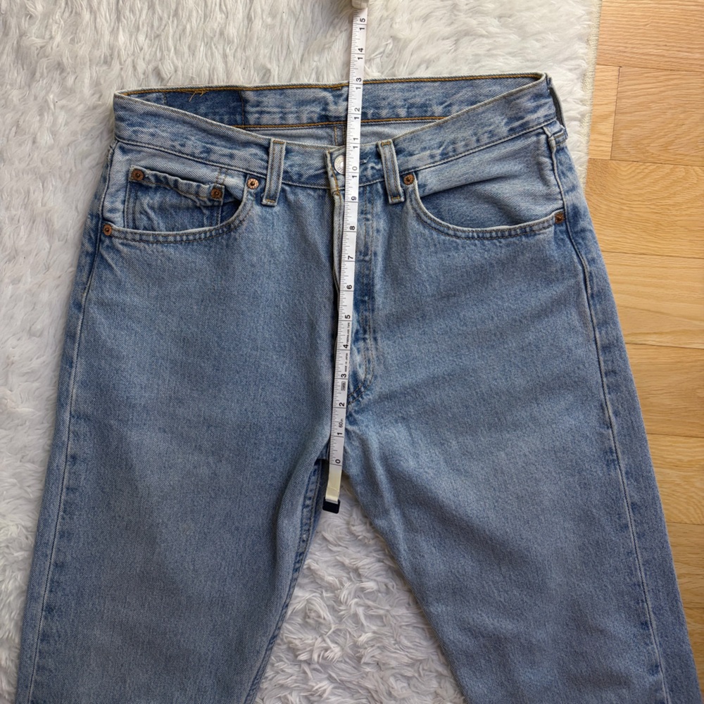 90s Vintage Levi’s 501 Light Wash Jeans - Picture 6 of 14